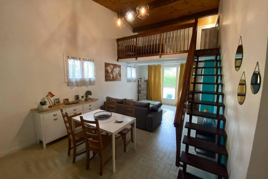 Apartament Au Calme Avec Vue Magnifique A Saint Maximin Zewnętrze zdjęcie